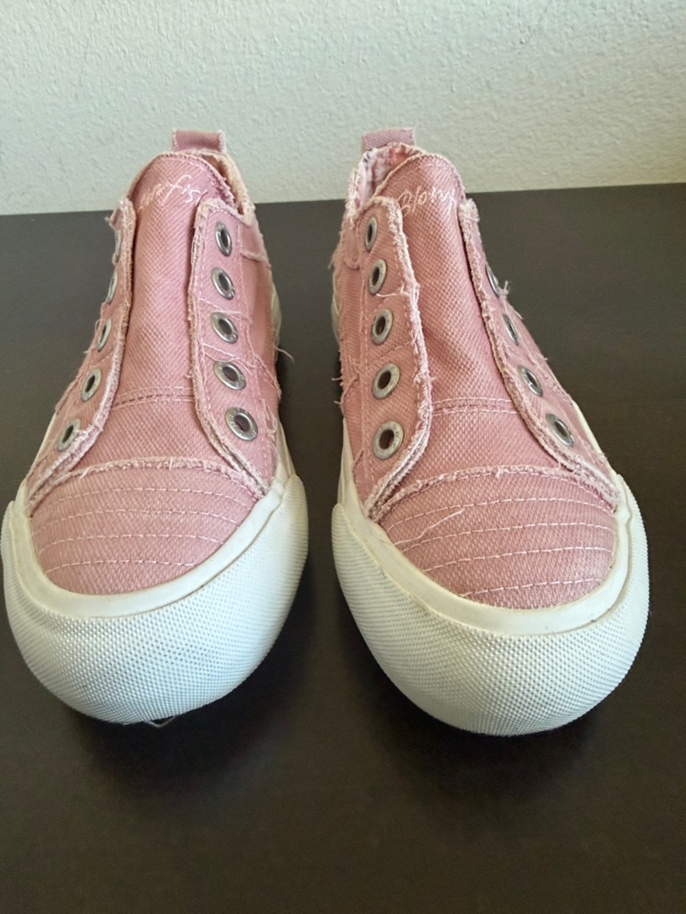 Blowfish Malibu platform Pink Slip-On Canvas Sneakers with White Rubber Sole. - Picture 4 of 8